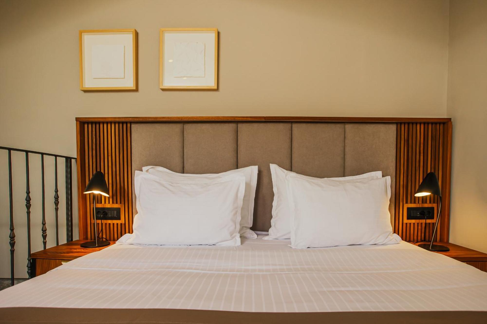 Armerun Heritage Hotel & Residences 希贝尼克 客房 照片