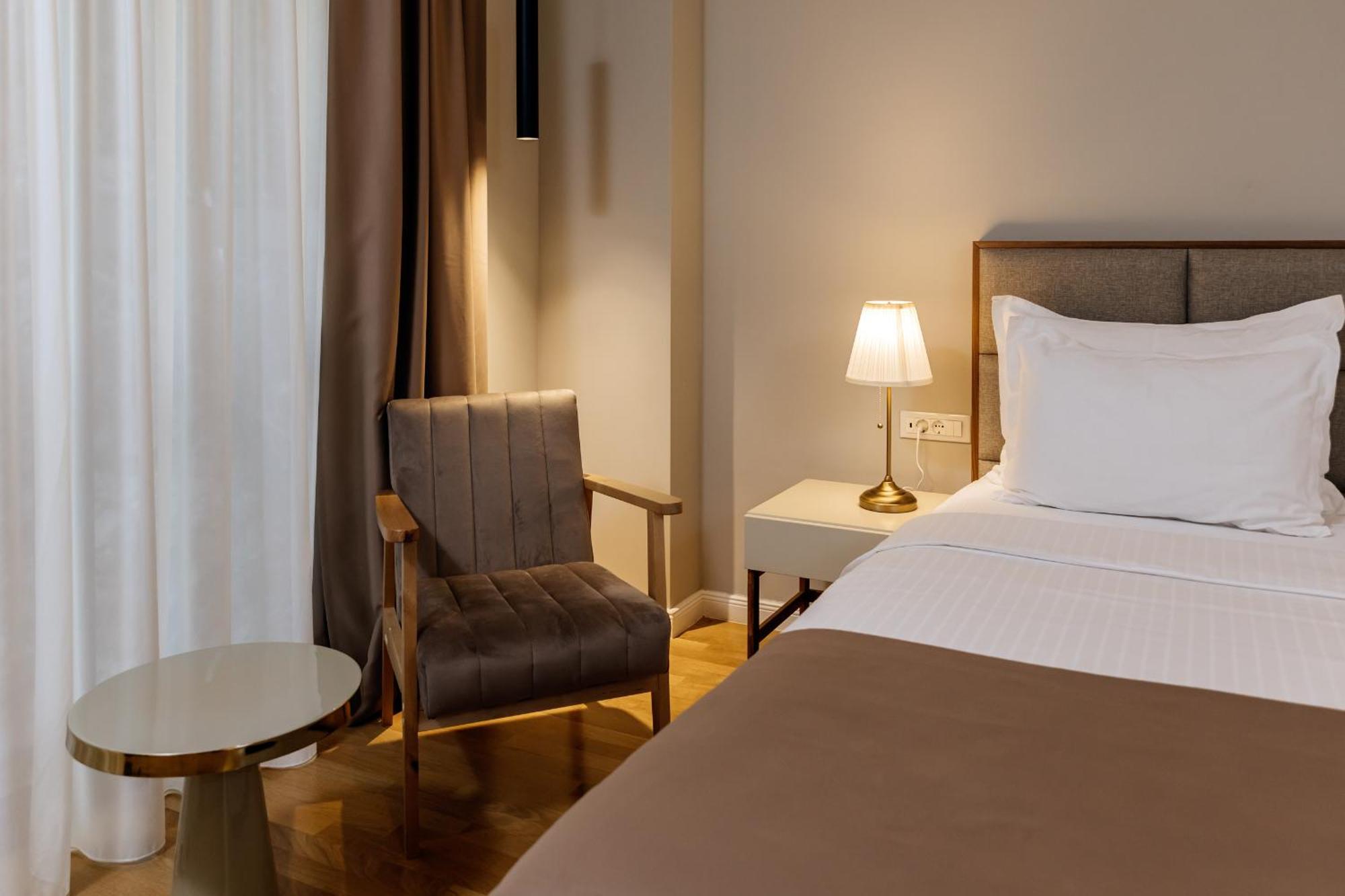 Armerun Heritage Hotel & Residences 希贝尼克 客房 照片