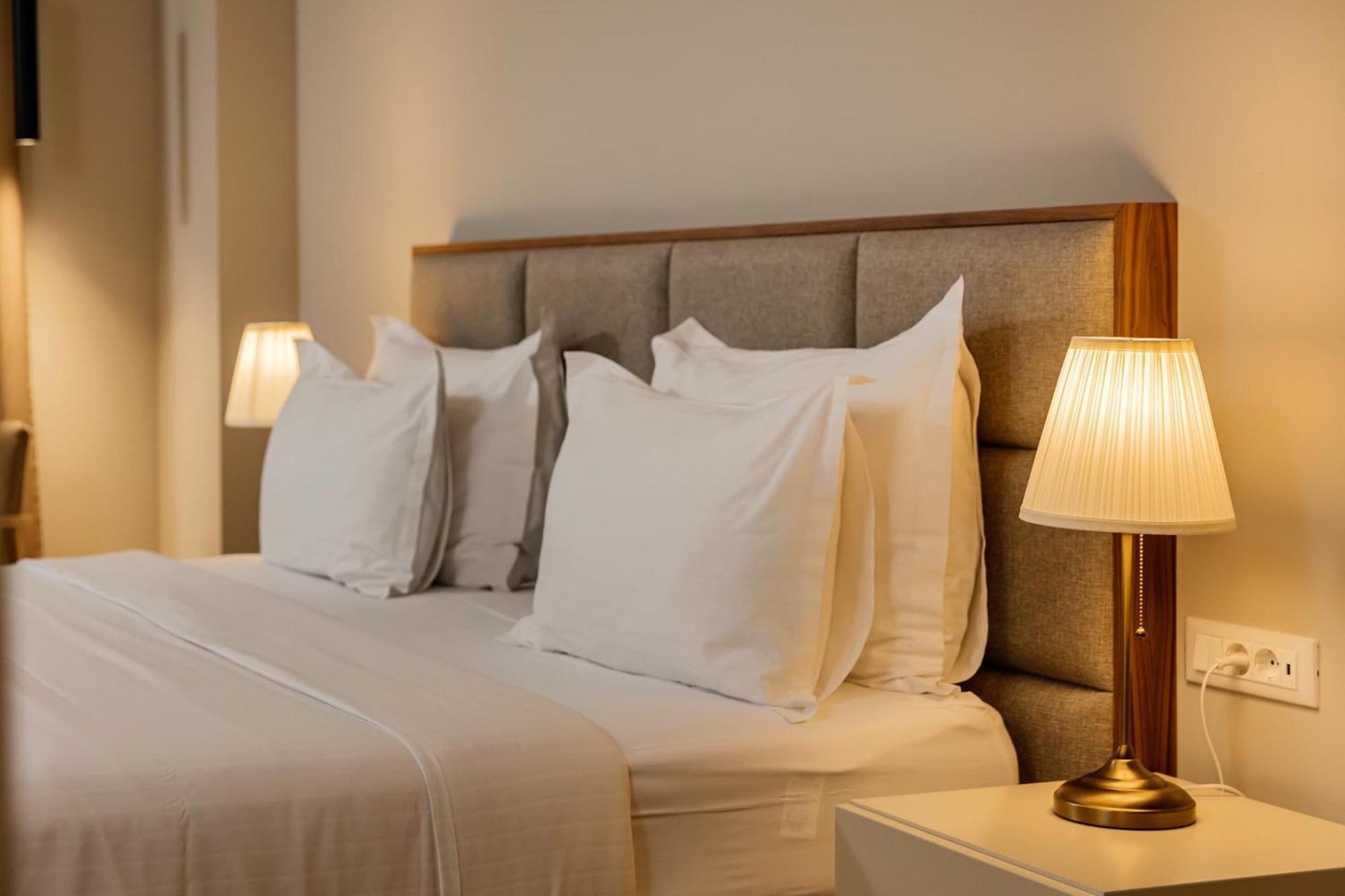 Armerun Heritage Hotel & Residences 希贝尼克 客房 照片