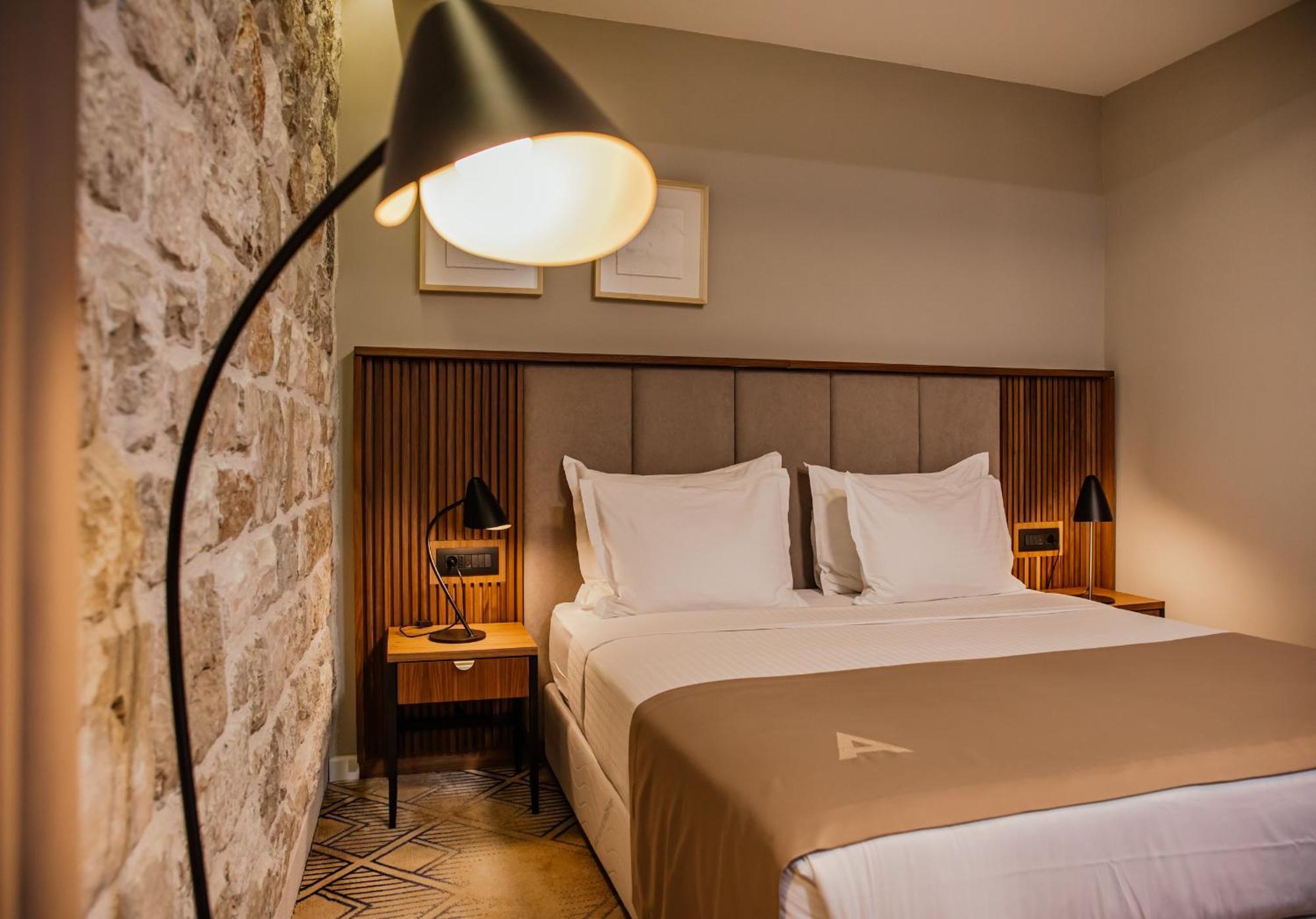 Armerun Heritage Hotel & Residences 希贝尼克 客房 照片