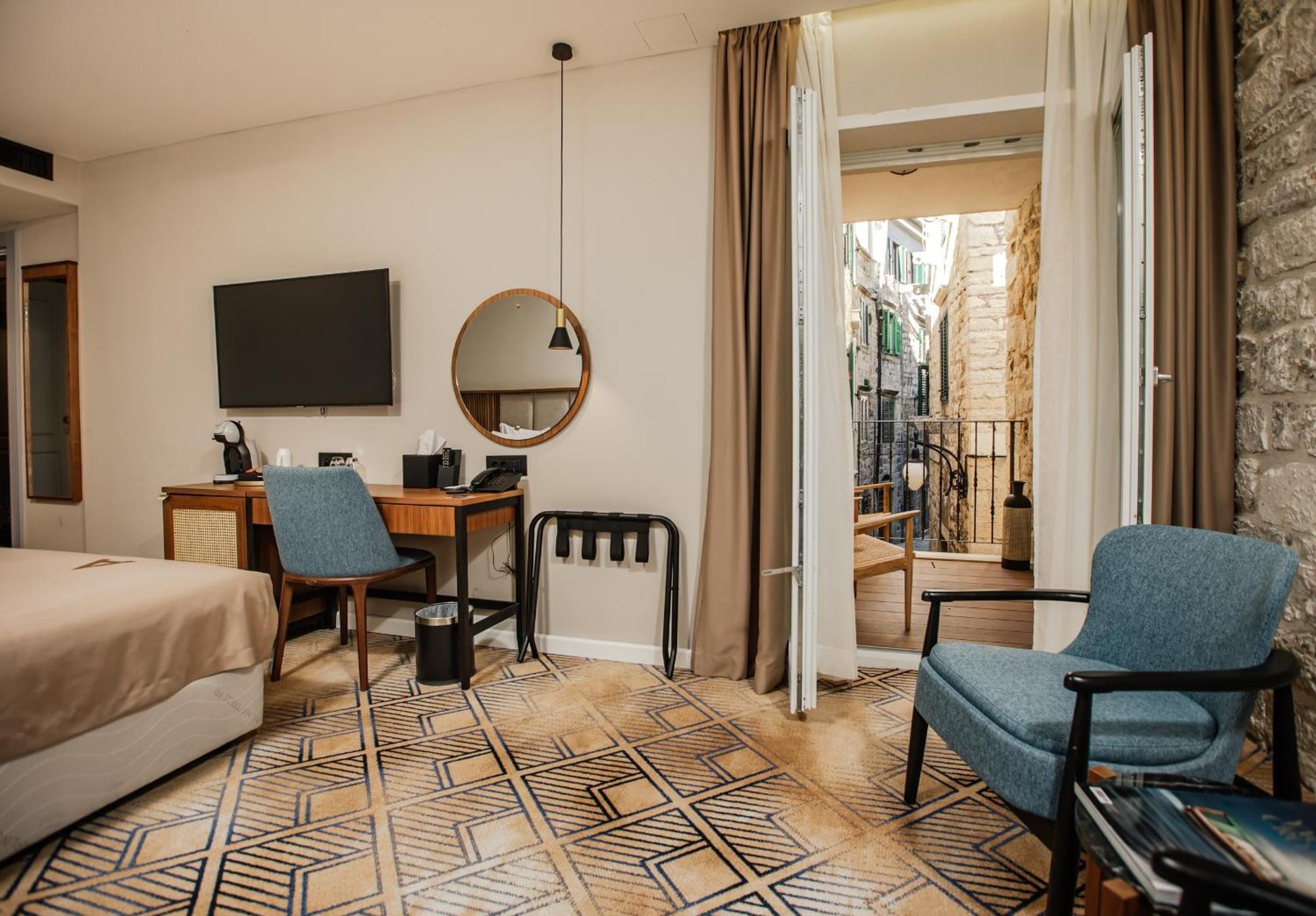 Armerun Heritage Hotel & Residences 希贝尼克 客房 照片