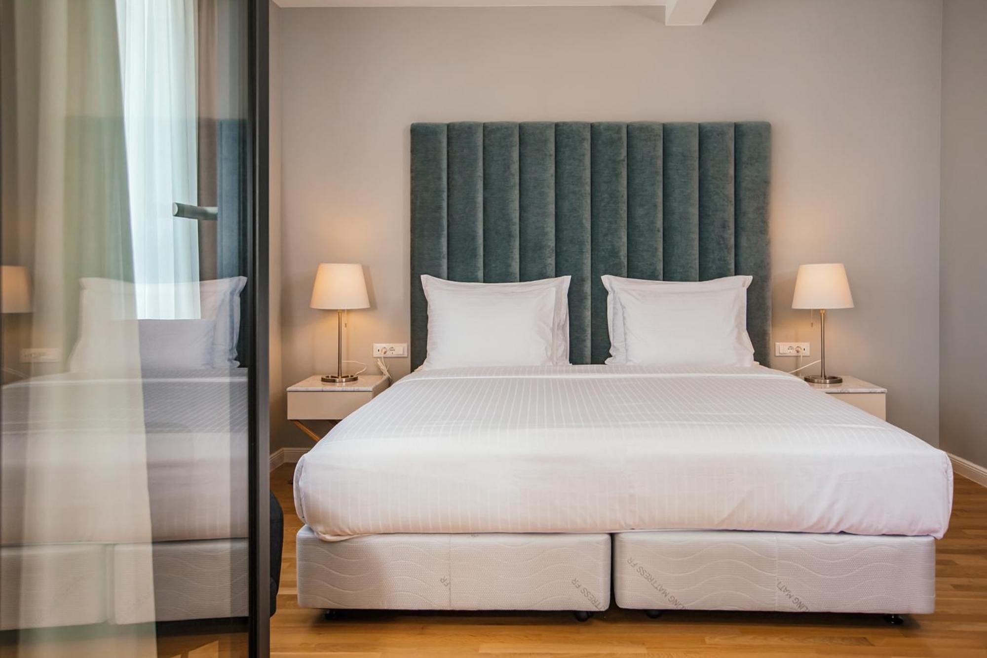 Armerun Heritage Hotel & Residences 希贝尼克 客房 照片