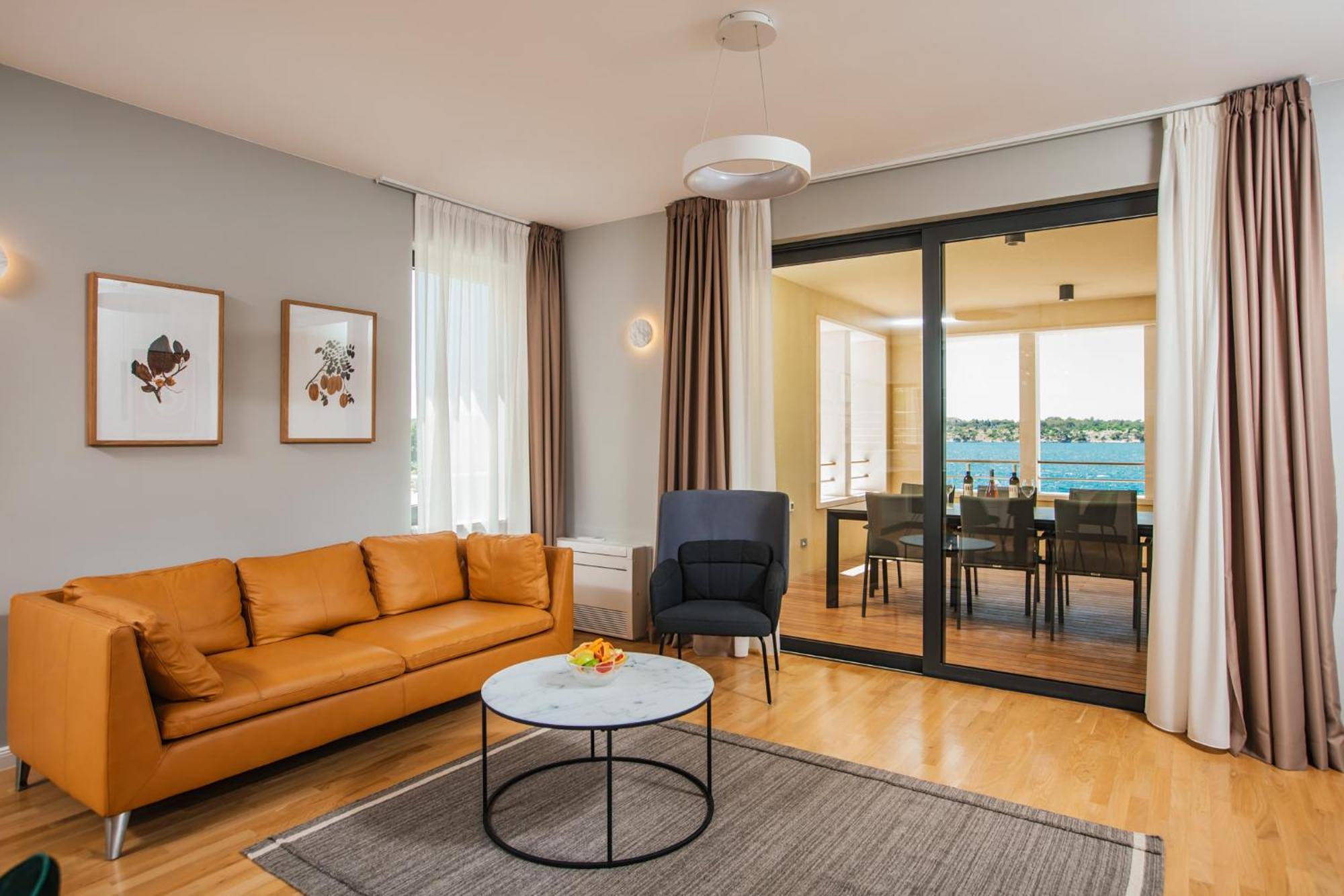 Armerun Heritage Hotel & Residences 希贝尼克 客房 照片